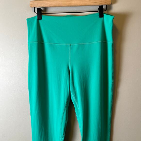 Lululemon Align High-Rise Mini-Flared Pant‎ 32"
Maldives Green Size 14 - Picture 2 of 8